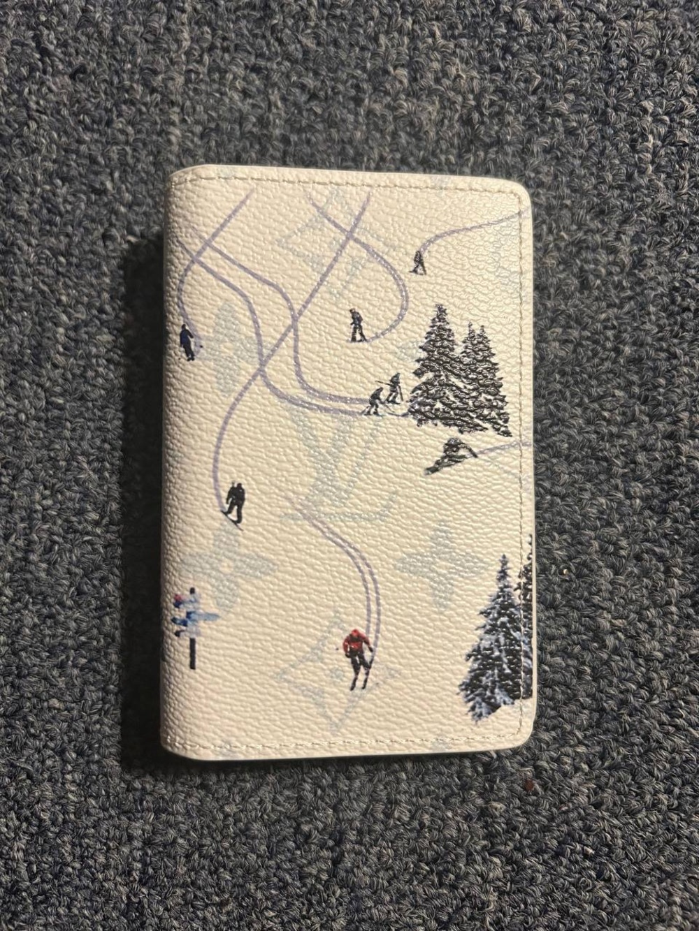 Louis Vuitton Ski White Pocket Organizer - Picture 2 of 4